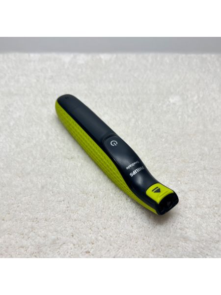 Golarka foliowa do zarostu Philips QP2824/30 czarna - 6