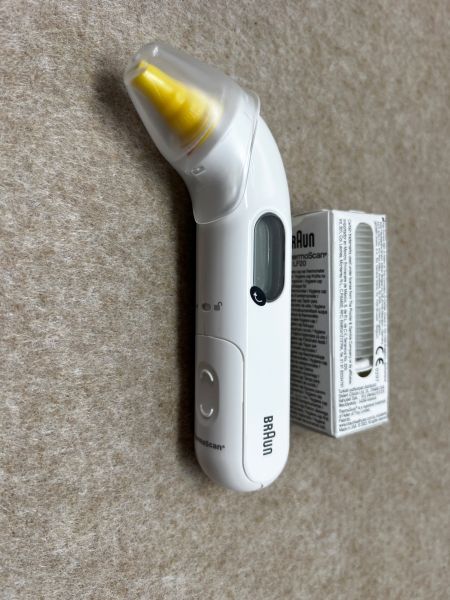 Termometr elektroniczny Braun ThermoScan3 IRT3030 biały - 9